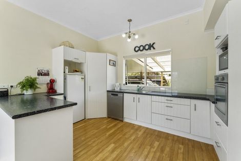 Photo of property in 20 Kiharoa Street, Otaki Beach, Otaki, 5512