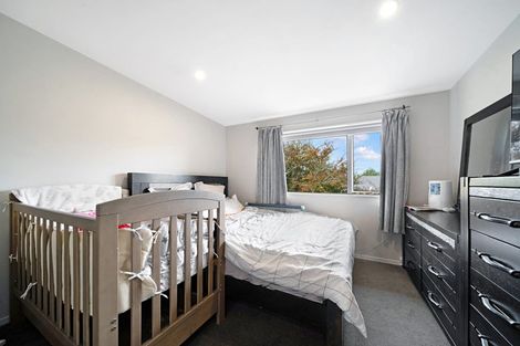 Photo of property in 6/45a Swanson Road, Henderson, Auckland, 0610