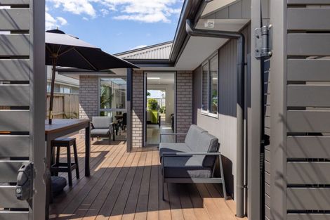 Photo of property in 6 Warlock Way, Papamoa, 3118