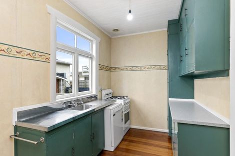 Photo of property in 42 Leighton Avenue, Waiwhetu, Lower Hutt, 5010