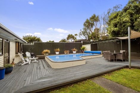 Photo of property in 24 Ranui Terrace, Tawa, Wellington, 5028