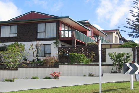 Photo of property in 2 Kiri Place, Mairangi Bay, Auckland, 0630