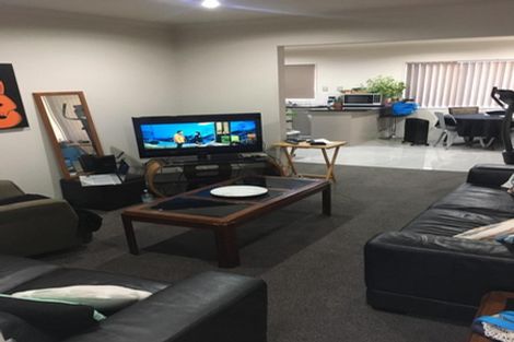 Photo of property in 41c Kelvin Road, Papakura, 2110