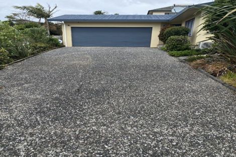 Photo of property in 40 Sunvista Avenue, Oteha, Auckland, 0632