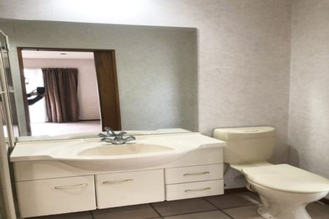 Photo of property in 71a Harris Crescent, Papanui, Christchurch, 8053