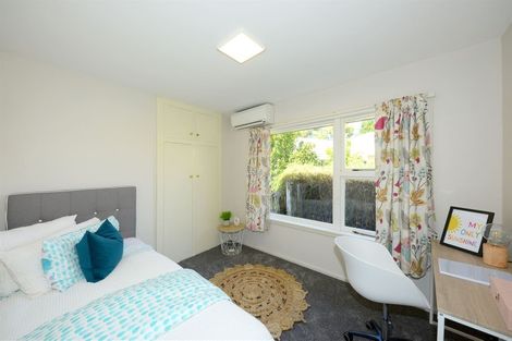 Photo of property in 76 Greendale Avenue, Avonhead, Christchurch, 8042