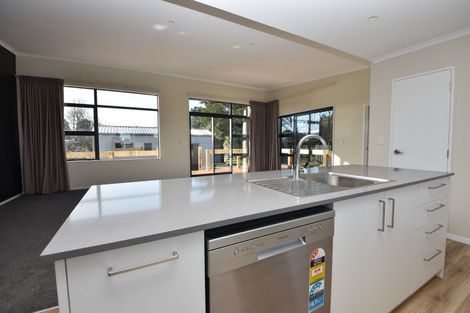 Photo of property in 114 Brooklyn Road, Carterton, 5713