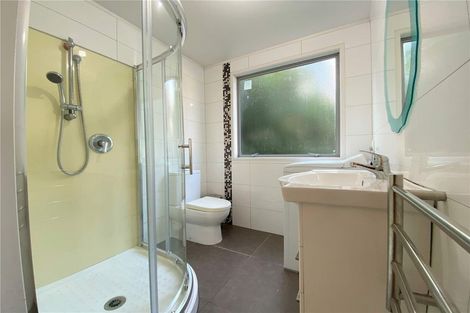 Photo of property in 152a Weatherly Road, Torbay, Auckland, 0630