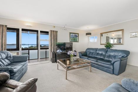 Photo of property in 23 Roberts Road, Matakatia, Whangaparaoa, 0930