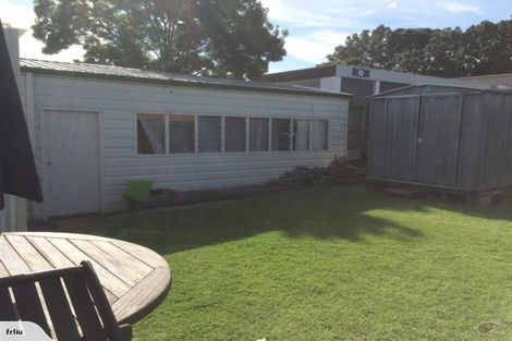 Photo of property in 27 Lisa Rise, Half Moon Bay, Auckland, 2012