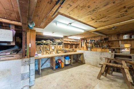 Photo of property in 61 Ennis Avenue, Pakuranga Heights, Auckland, 2010