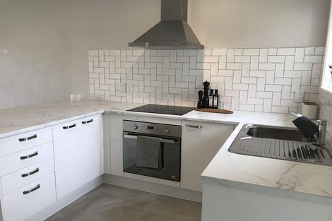 Photo of property in 3/200 Te Atatu Road, Te Atatu South, Auckland, 0610