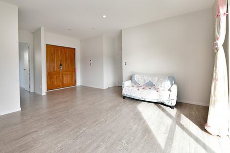 Photo of property in 16 Kahu Close, Orewa, 0931