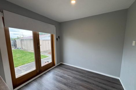Photo of property in 73 Appleby Crescent, Burnside, Christchurch, 8053