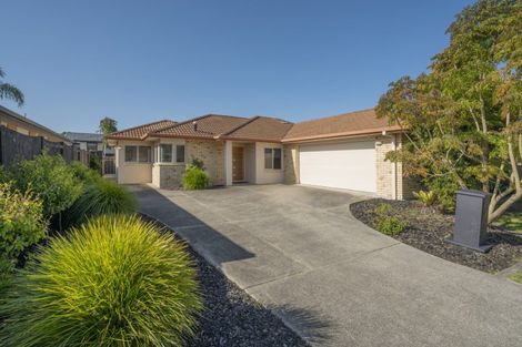 Photo of property in 27 Mcleod Place, Papamoa Beach, Papamoa, 3118