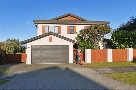 Photo of property in 43 Ribbonwood Crescent, Goodwood Heights, Auckland, 2105