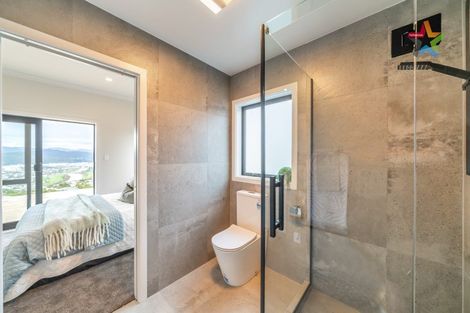 Photo of property in 12 Poto Road, Normandale, Lower Hutt, 5010