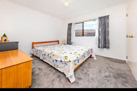 Photo of property in 2/69 Victoria Road, Papatoetoe, Auckland, 2025