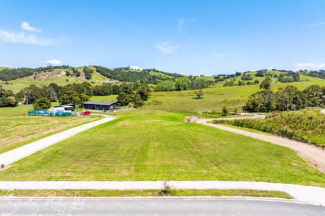 Photo of property in 10 Arahanga Road, Paparoa, 0571