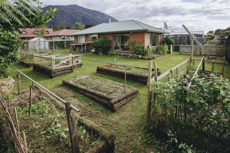 Photo of property in 17 Pekanga Drive, Fox Glacier, 7886