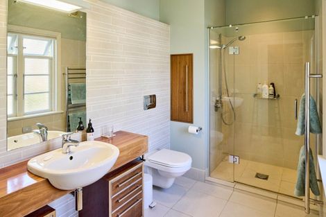 Photo of property in 33 Cheviot Road, Lowry Bay, Lower Hutt, 5013