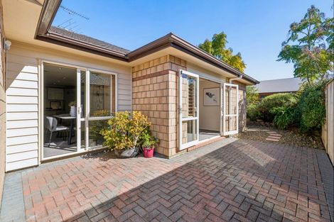 Photo of property in 14 Monash Place, Flat Bush, Auckland, 2016