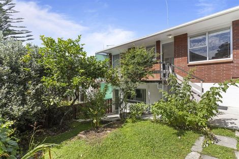 Photo of property in 1/23 Liston Crescent, Cockle Bay, Auckland, 2014