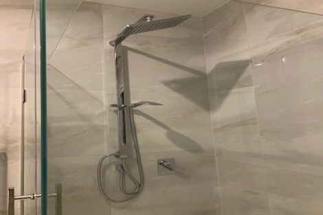 Photo of property in 10 Haku Road, Flat Bush, Auckland, 2019