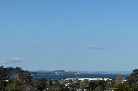 Photo of property in 2/21 White Heron Drive, Massey, Auckland, 0614