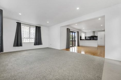 Photo of property in 11 Sunnyside Crescent, Papatoetoe, Auckland, 2025