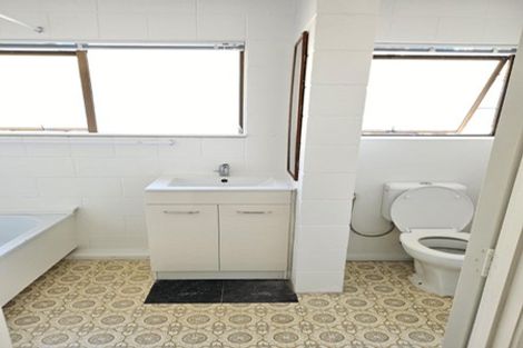 Photo of property in 45 Archers Road, Hillcrest, Auckland, 0629