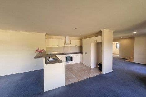 Photo of property in 46 View Ridge Drive, Ranui, Auckland, 0612
