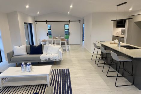 Photo of property in 14 Annie Aranui Drive, Poraiti, 4182