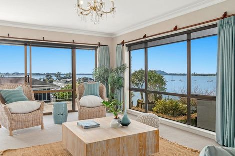 Photo of property in 55 Omokoroa Road, Omokoroa, 3114