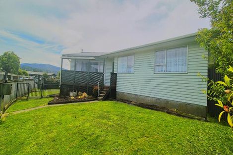 Photo of property in 50 Aniseed Grove, Timberlea, Upper Hutt, 5018