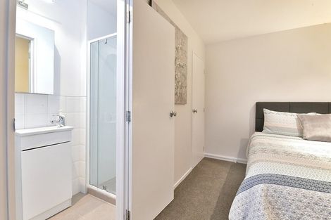 Photo of property in 4/19 Langana Avenue, Browns Bay, Auckland, 0630