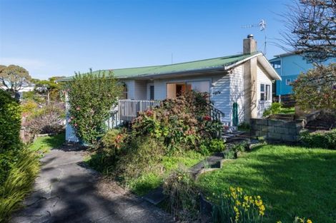 Photo of property in 15 Camelot Place, Glenfield, Auckland, 0629