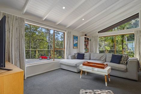 Photo of property in 16 Langstone Place, Chatswood, Auckland, 0626