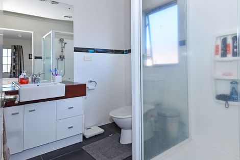 Photo of property in 52 Belfry Place, Wattle Downs, Auckland, 2103