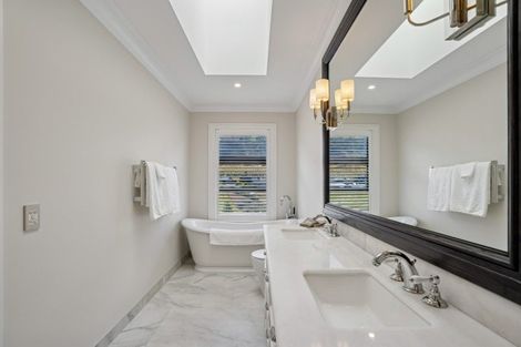 Photo of property in 40 Cunninghams Drive, Jacks Point, Queenstown, 9371