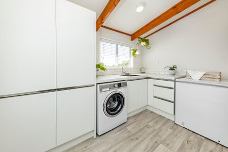 Photo of property in 8a Commissariat Road, Mount Wellington, Auckland, 1060