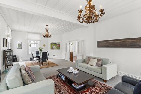 Photo of property in 21 Selwyn Terrace, Thorndon, Wellington, 6011