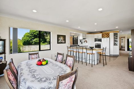 Photo of property in 22 Chatswood Grove, Fitzroy, New Plymouth, 4312