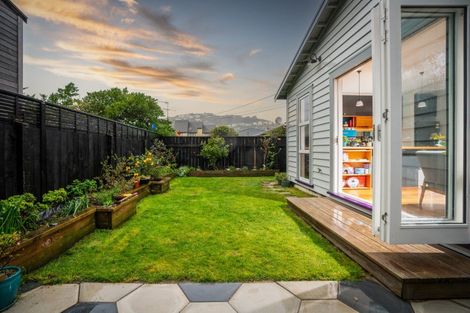 Photo of property in 75 Miramar Avenue, Miramar, Wellington, 6022