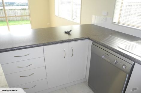 Photo of property in 24 Stranraer Crescent, Wattle Downs, Auckland, 2103