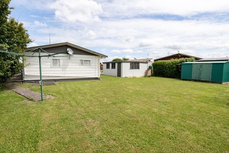 Photo of property in 32 Mahana Road, Ngatea, 3503
