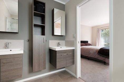 Photo of property in 128b Karewa Parade, Papamoa Beach, Papamoa, 3118