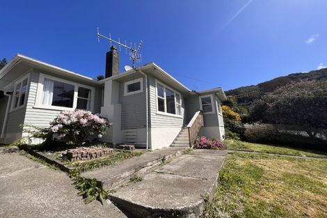 Photo of property in 31 Gardiner Grove, Wainuiomata, Lower Hutt, 5014