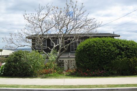 Photo of property in 42 De Luen Avenue, Tindalls Beach, Whangaparaoa, 0930