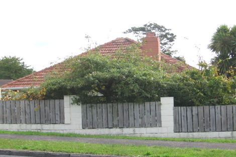 Photo of property in 18 Blacklock Avenue, Henderson, Auckland, 0612